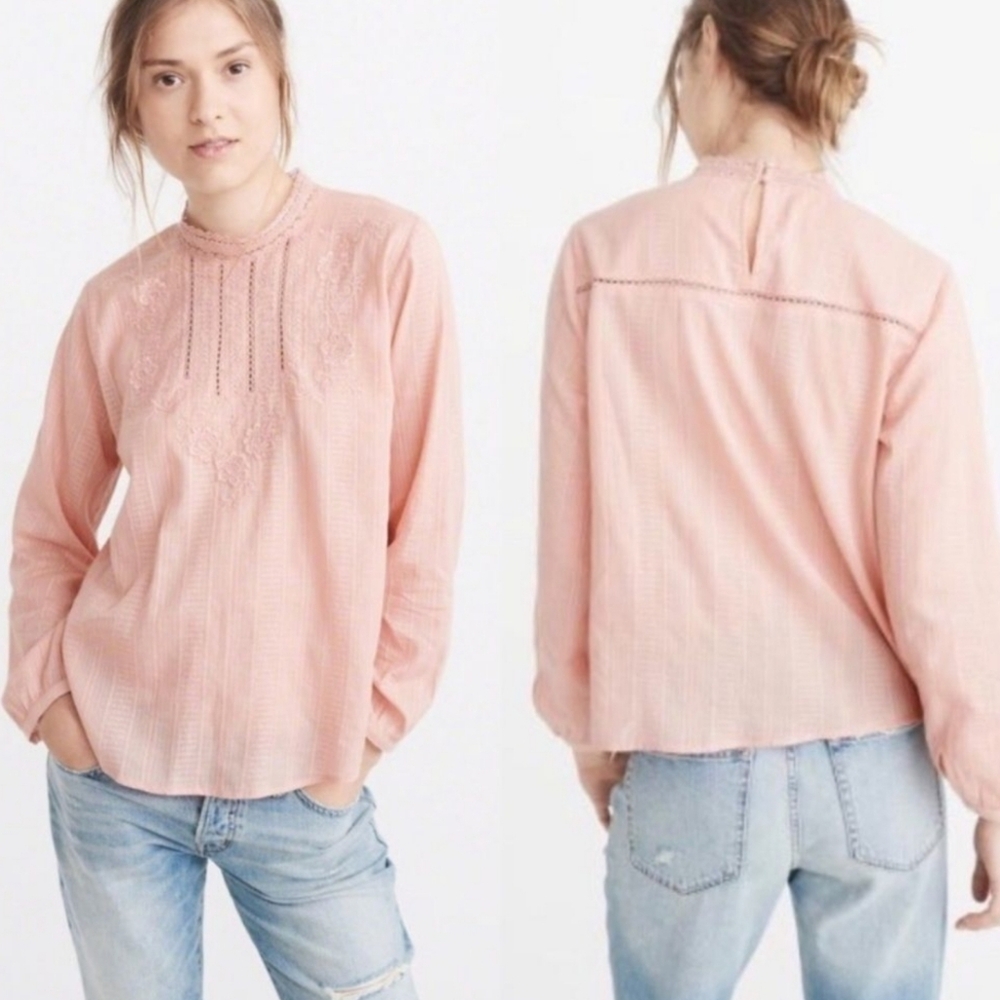 Abercrombie & Fitch Mock Neck Lace Blouse size XS